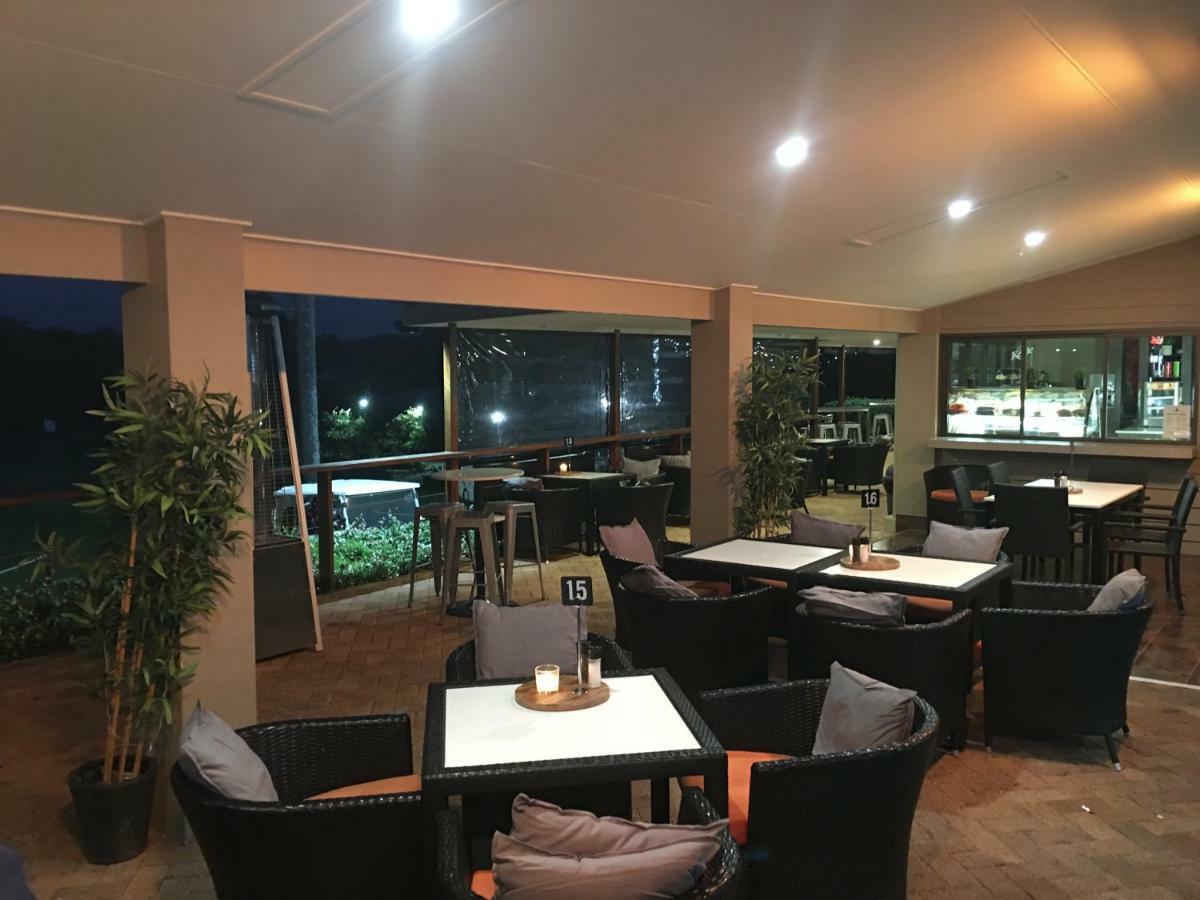 Fairway Village @ Windaroo Lakes Golf Club Eksteriør billede